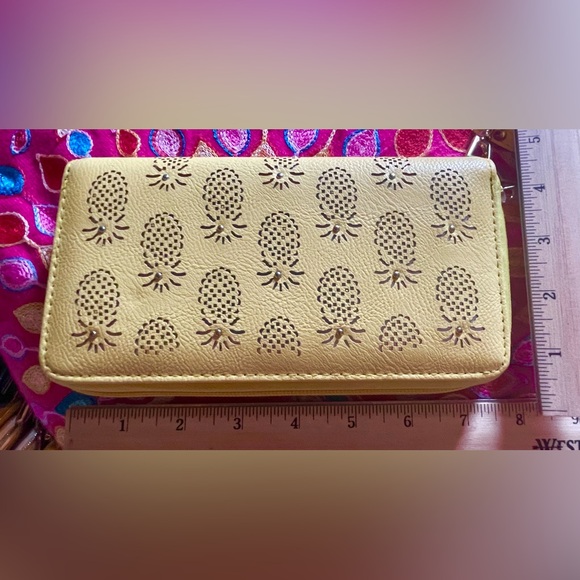 Fun pineapple pale yellow leather wallet with small studs. Apx 7 x 4”. EUC . - Picture 2 of 9